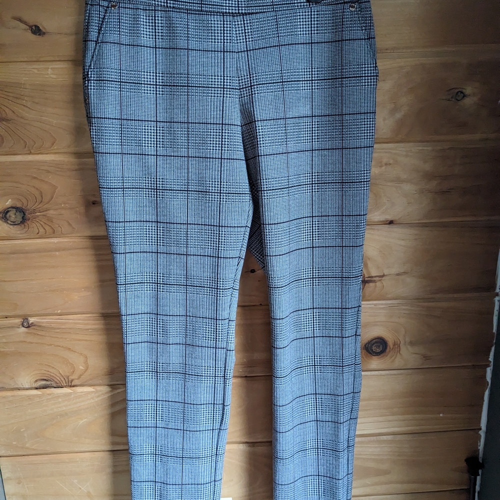 Anne Klein Gray Skinny Pants